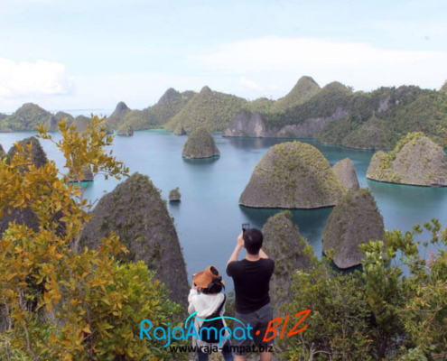 Paket Raja Ampat Hari Malam Private Tour