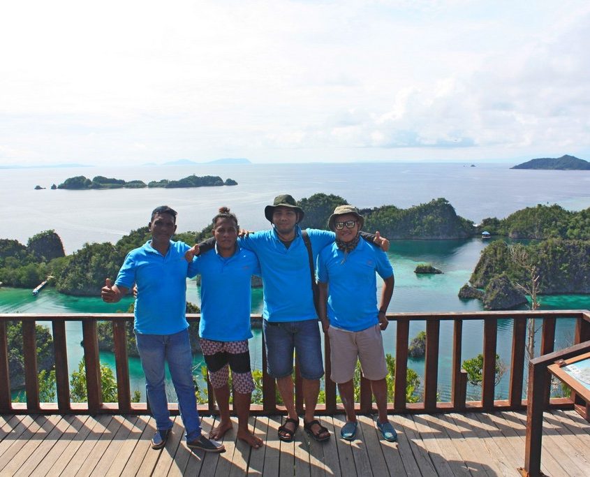 PAKET RAJA AMPAT