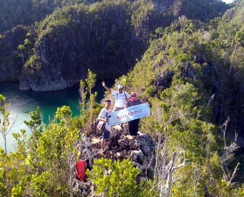 PAKET RAJA AMPAT